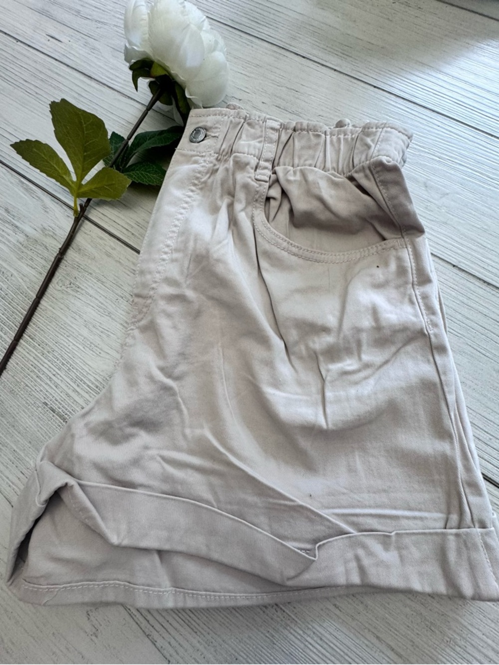 H&M Light Taupe Elastic Waist Chino Shorts